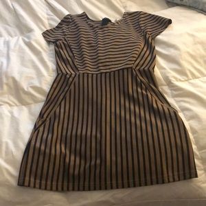 Cute striped dress!